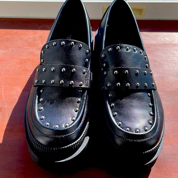 Like New BCBG Loafers - Picture 1 of 4